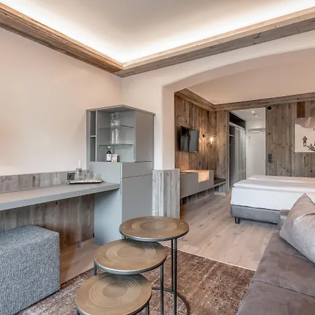 Hotel & Laerchenhof 4*