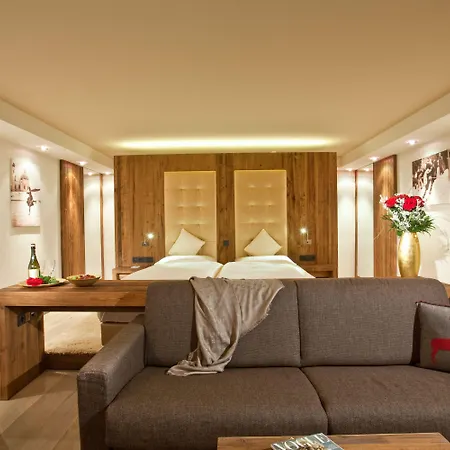 Hotel & Laerchenhof 4*