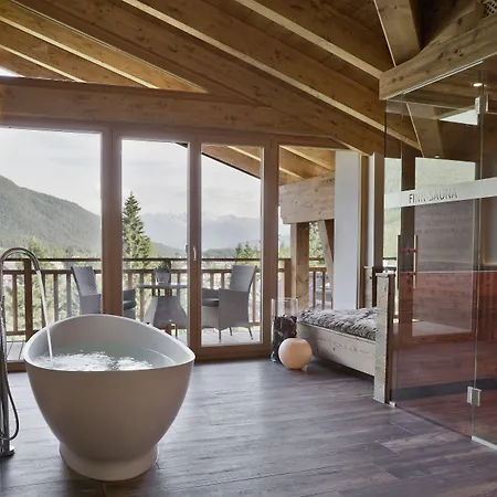 Hotel & Laerchenhof 4*