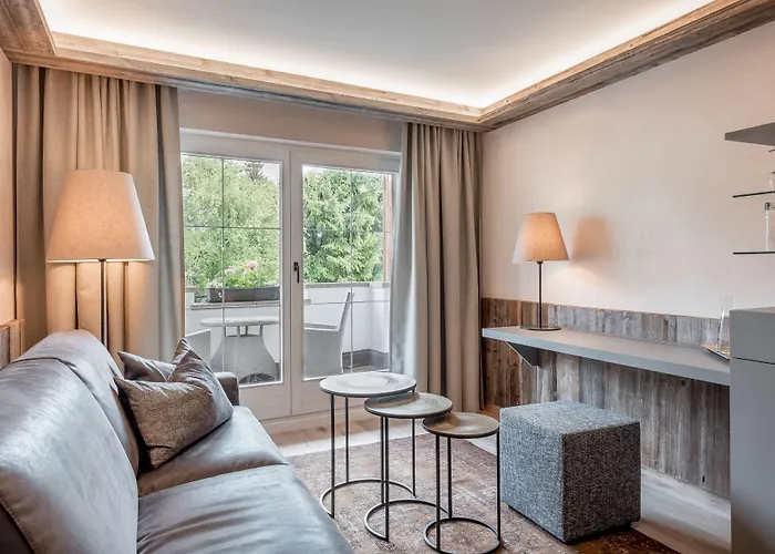 & Laerchenhof 4* ゼーフェルト・イン・チロル